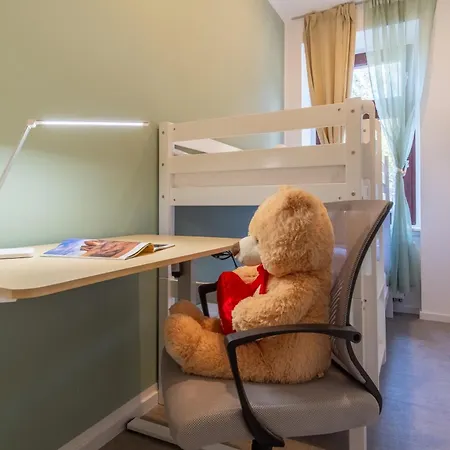 Big Apartments, Big Bathrooms, Single Beds, Perfect For Groups *