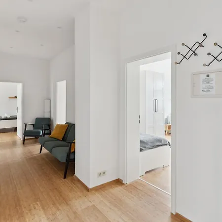 Big Apartments, Big Bathrooms, Single Beds, Perfect For Groups Daire