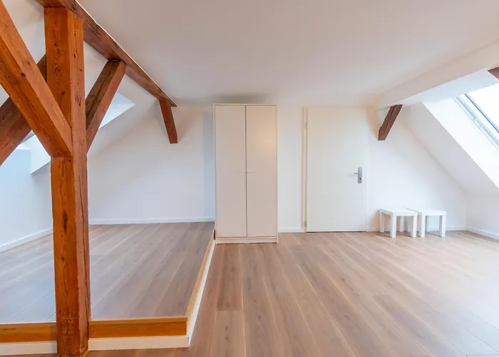 Big Apartments, Big Bathrooms, Single Beds, Perfect For Groups *