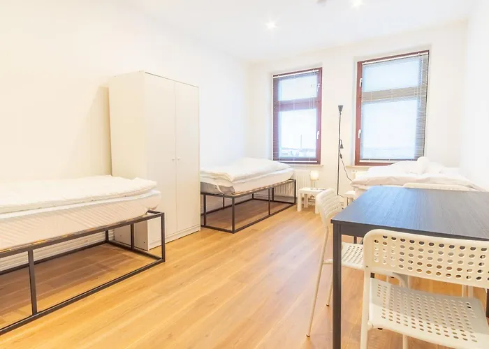 Big Apartments, Big Bathrooms, Single Beds, Perfect For Groups *