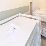 Large Group With 2 Bathrooms & Single Beds