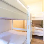 Large Group With 2 Bathrooms & Single Beds Leipzig