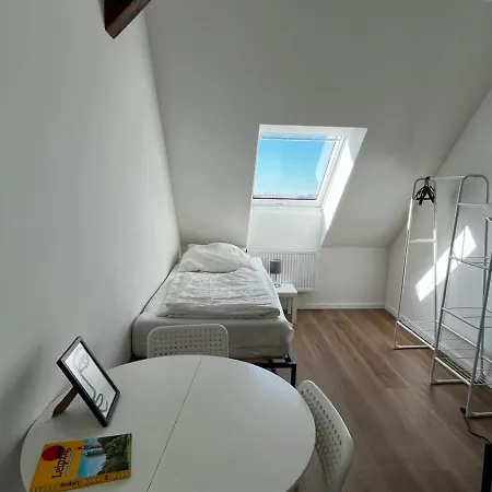 Apartment Large Group With 2 Bathrooms & Single Beds Leipzig