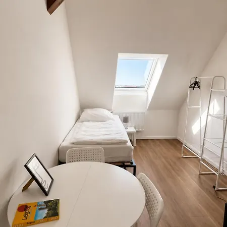 Large Group With 2 Bathrooms & Single Beds
