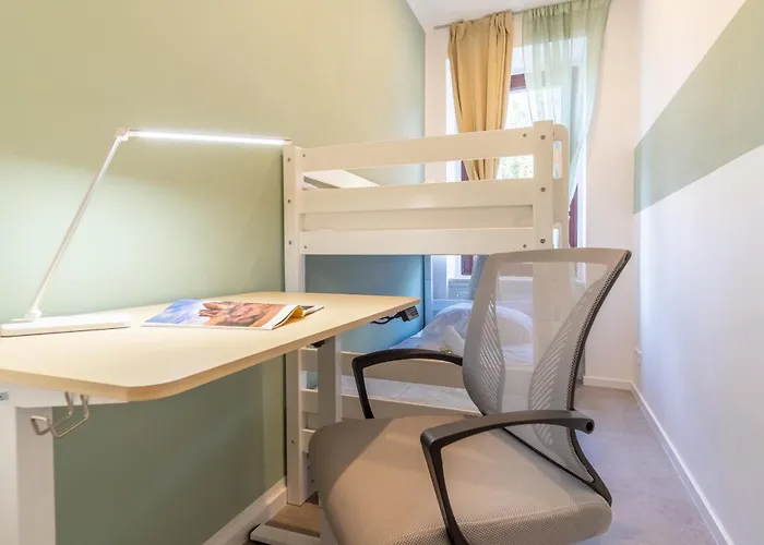 Big Apartments, Big Bathrooms, Single Beds, Perfect For Groups