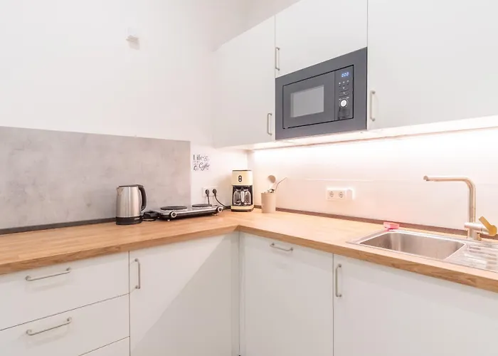 Big Apartments, Big Bathrooms, Single Beds, Perfect For Groups * لبسيا