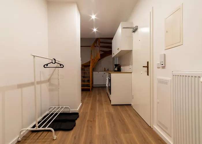 Big Apartments, Big Bathrooms, Single Beds, Perfect For Groups شقة لبسيا